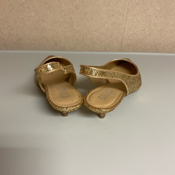 Heels - Picture 2 of 3